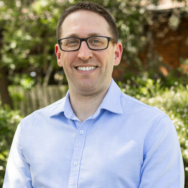 blackburn-osteopath-dr-dean-holzer